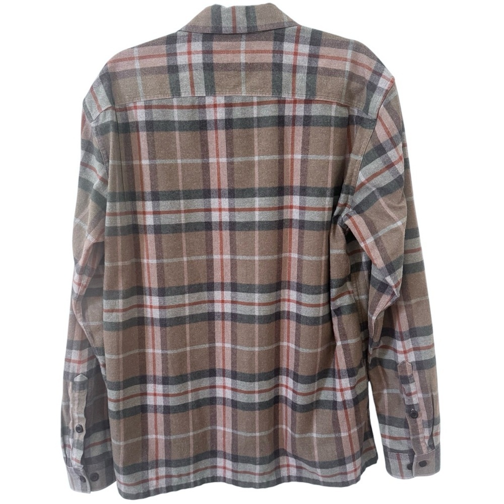 Patagonia Men's Organic Cotton Fjord Flannel Shirt in Sage Khaki Size Large - Picture 7 of 10